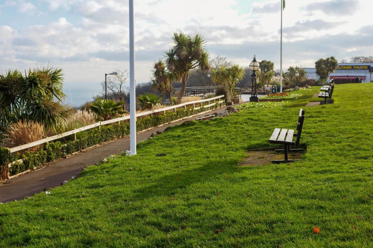 Roslyn Torquay