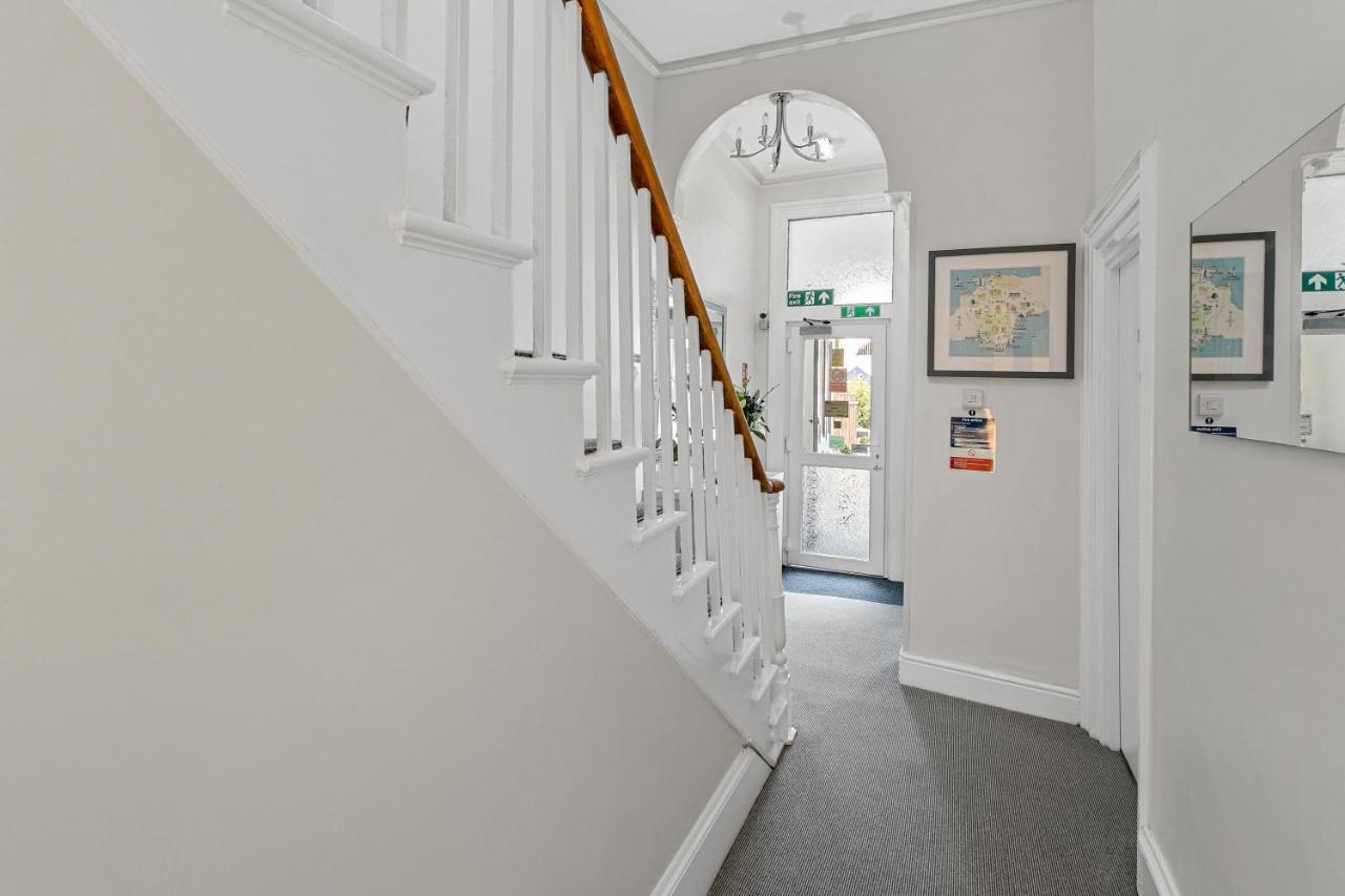 Guest house Westbrook