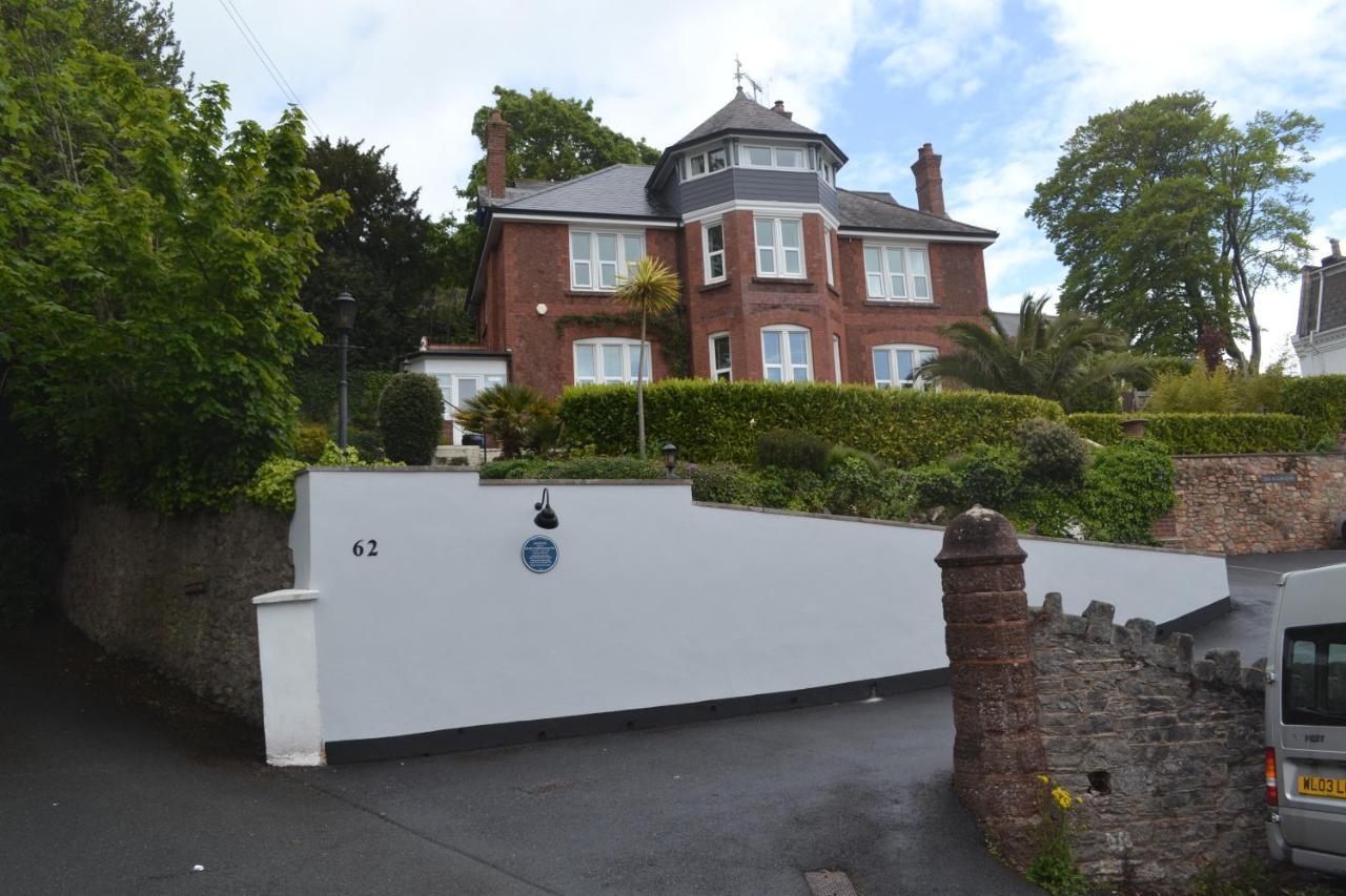 Bed & Breakfast The Redholme 3*