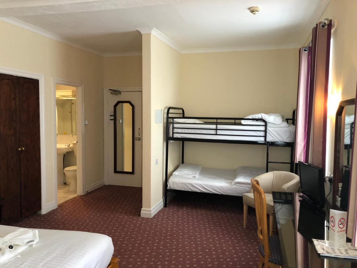 Riviera Hotel