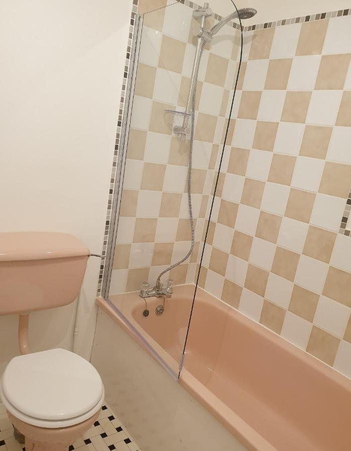 Sylvania Ample Onsite Parking, Close To Beach *