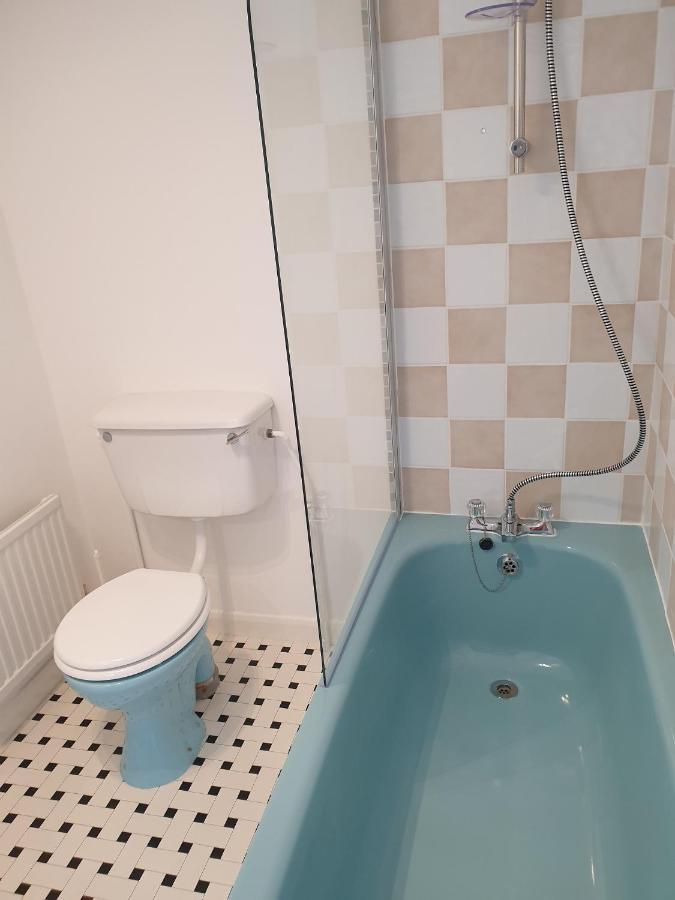 Sylvania Ample Onsite Parking, Close To Beach Apartment