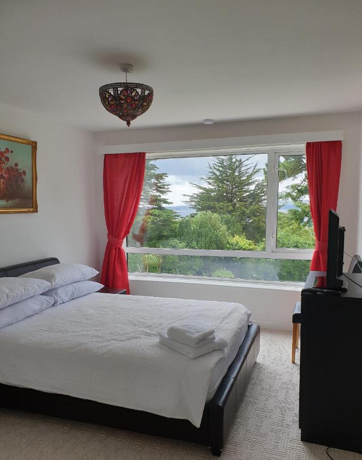 Sylvania Ample Onsite Parking, Close To Beach Apartment