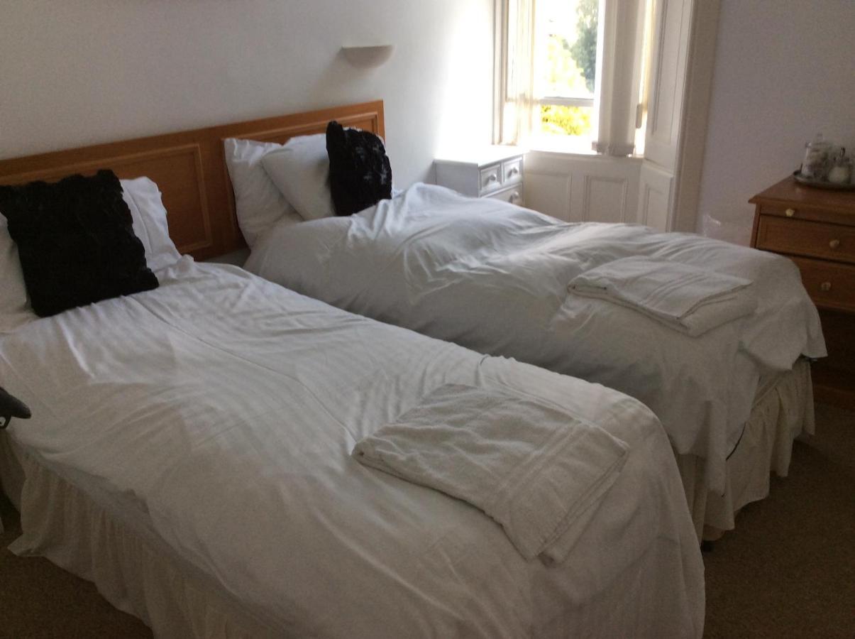 Guest house Ansteys Lea 2*