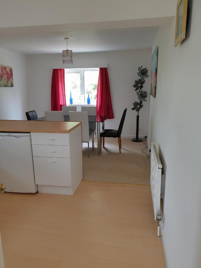 Sylvania Ample Onsite Parking, Close To Beach *