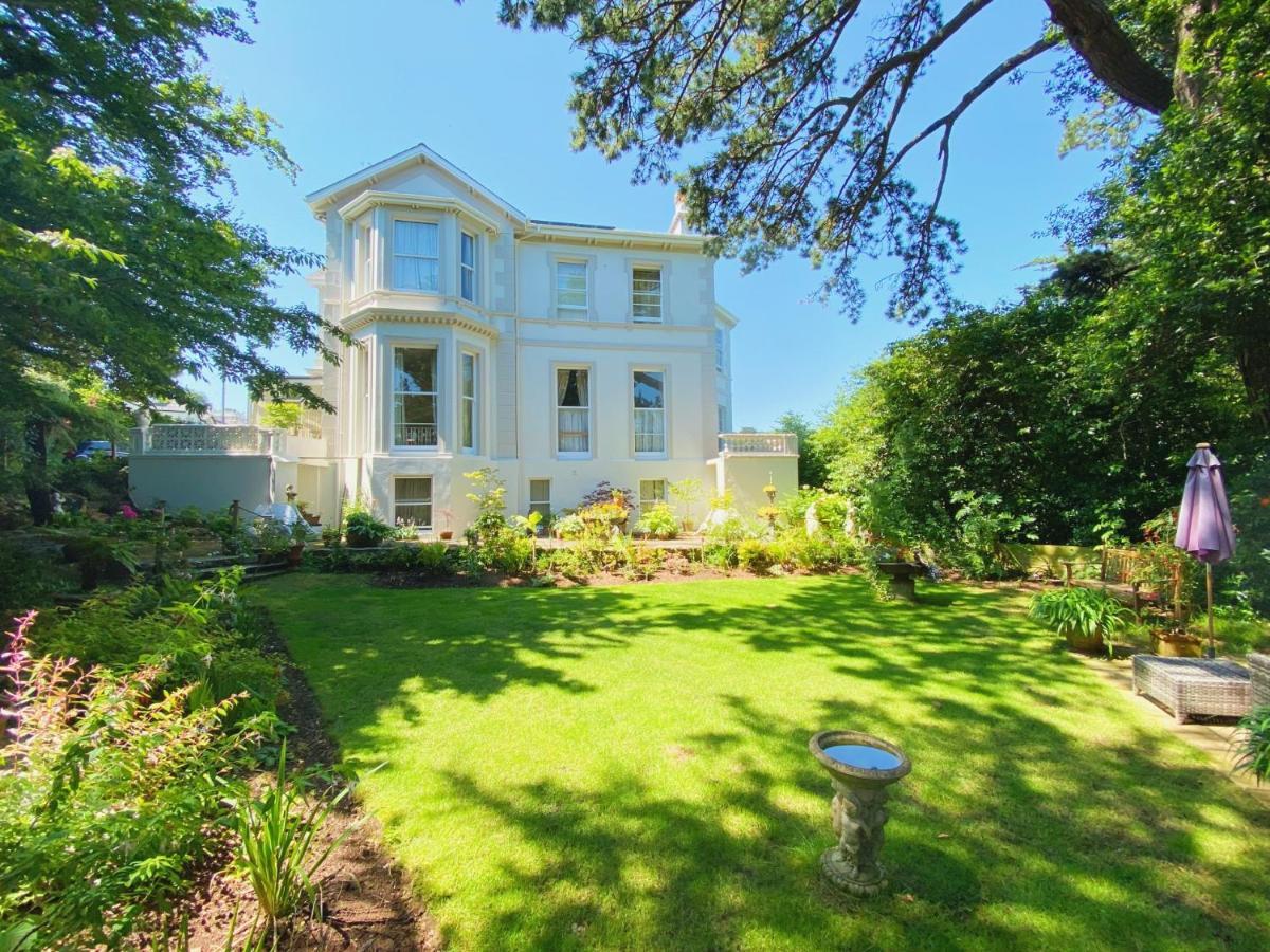 Muntham Luxury