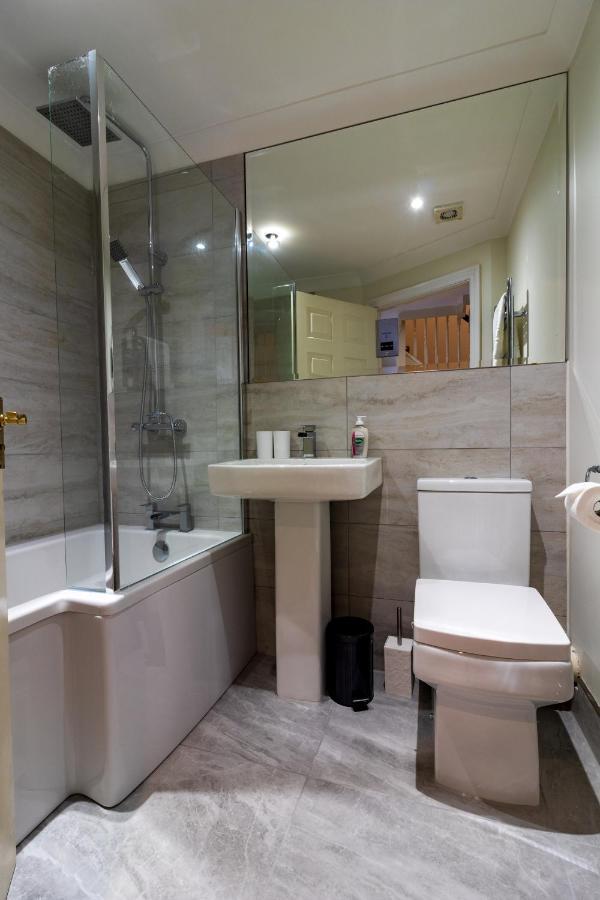 Seaesta- Luxury Family Home, Short Walk To Harbour Holiday home *