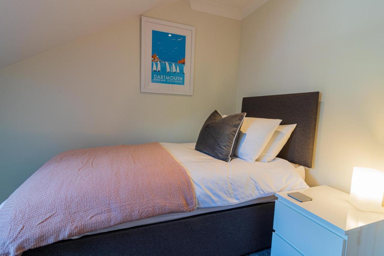 Seaesta- Luxury Family Home, Short Walk To Harbour Holiday home