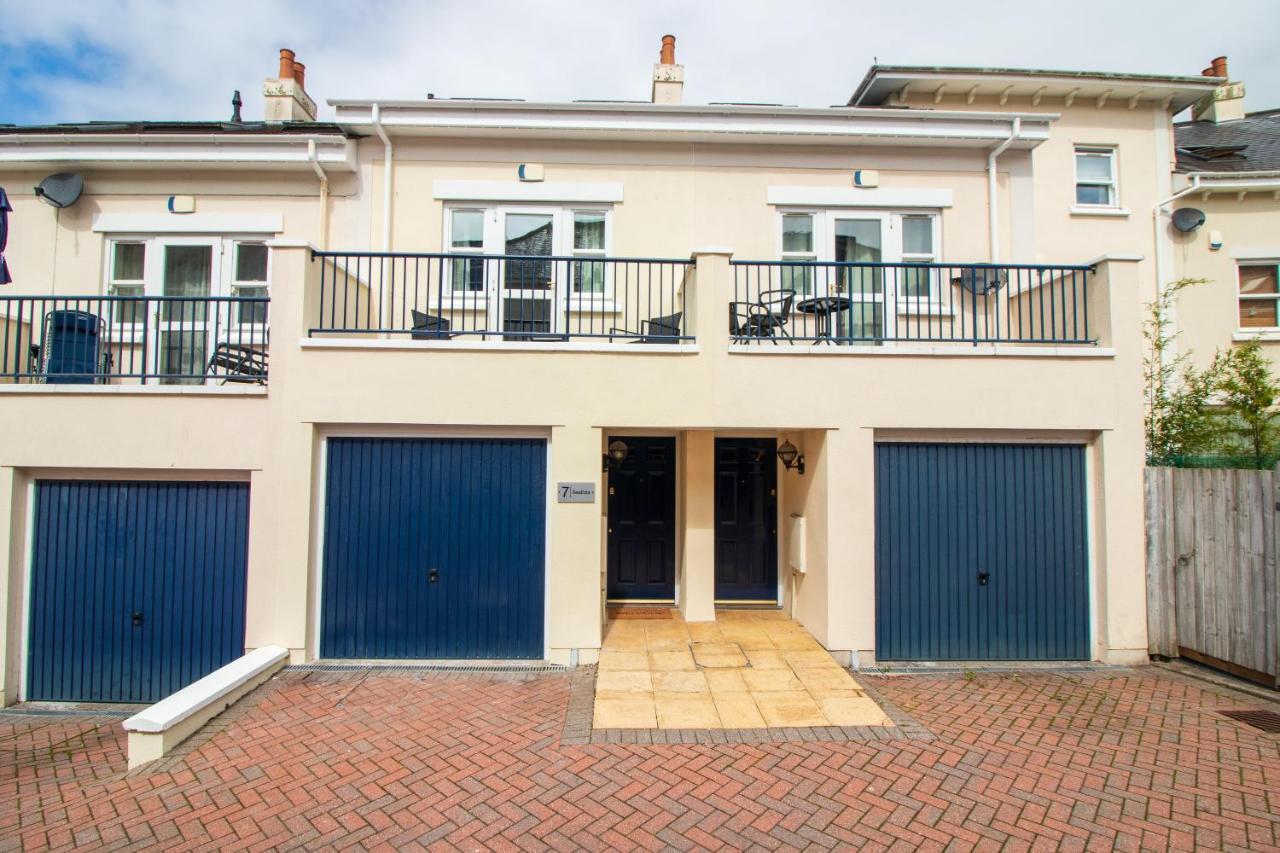 Holiday home Seaesta- Luxury Family Home, Short Walk To Harbour *