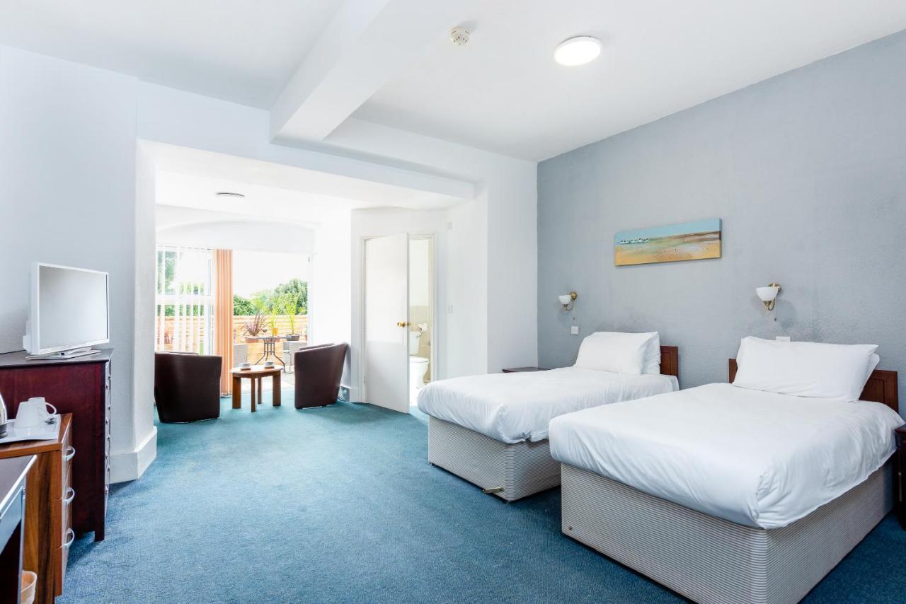 Abbey Lawn Hotel 3*