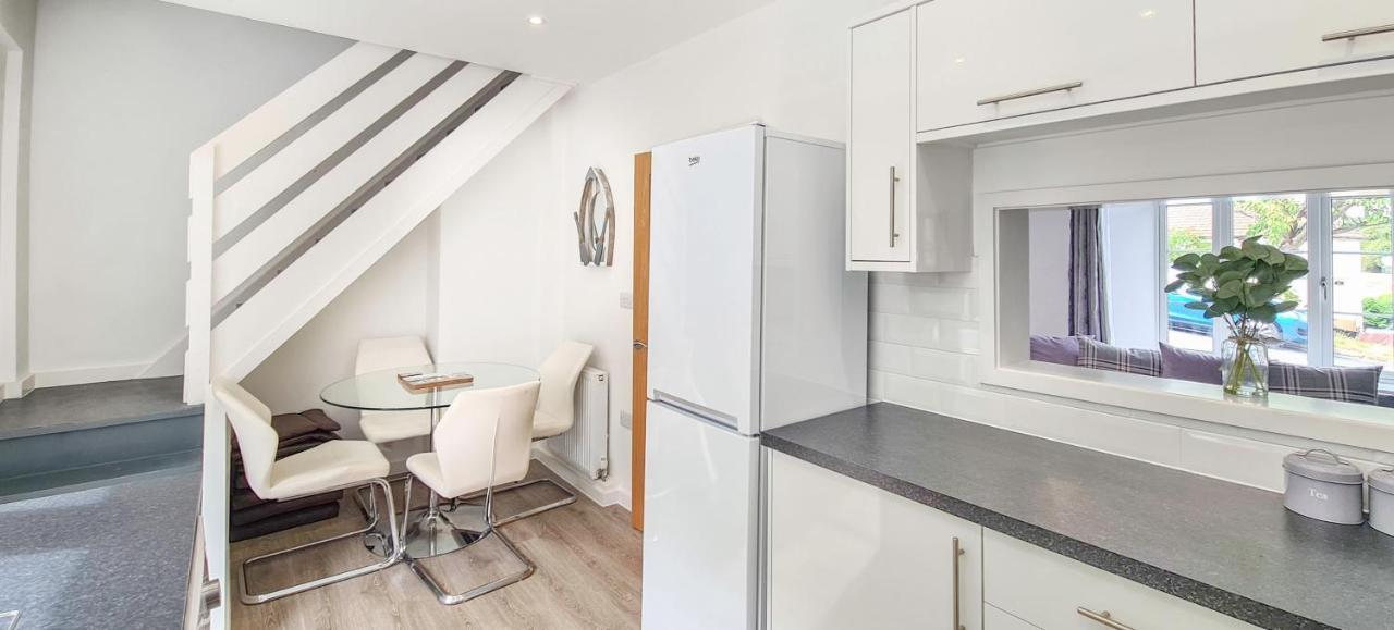 Holiday home Driftwood Cottage: Riviera Charm Near St Marychurch Beaches