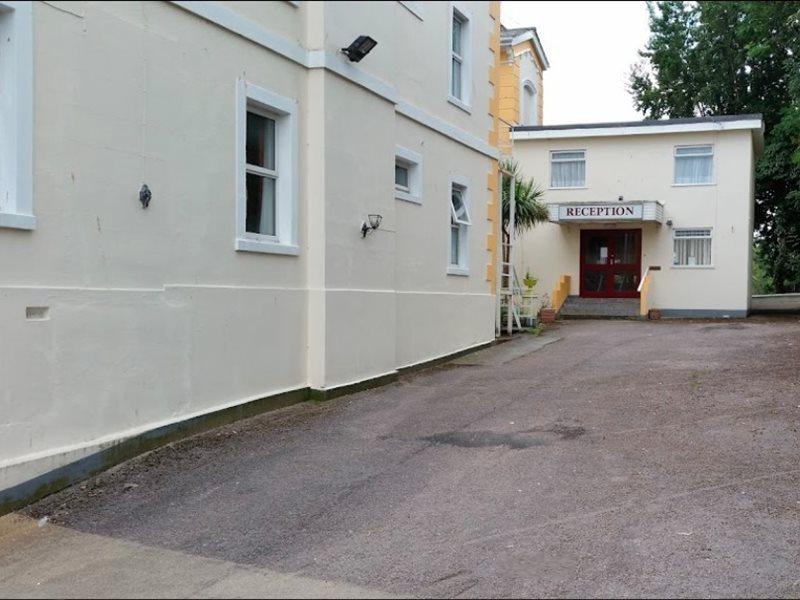 Inglewood Palm Hotel, Abbey Sands