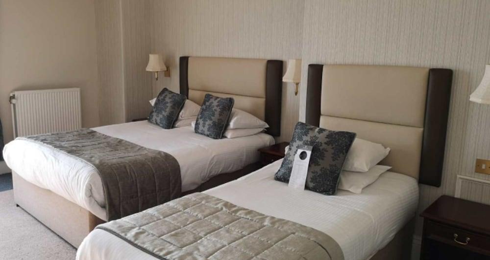 Hotel The Grand