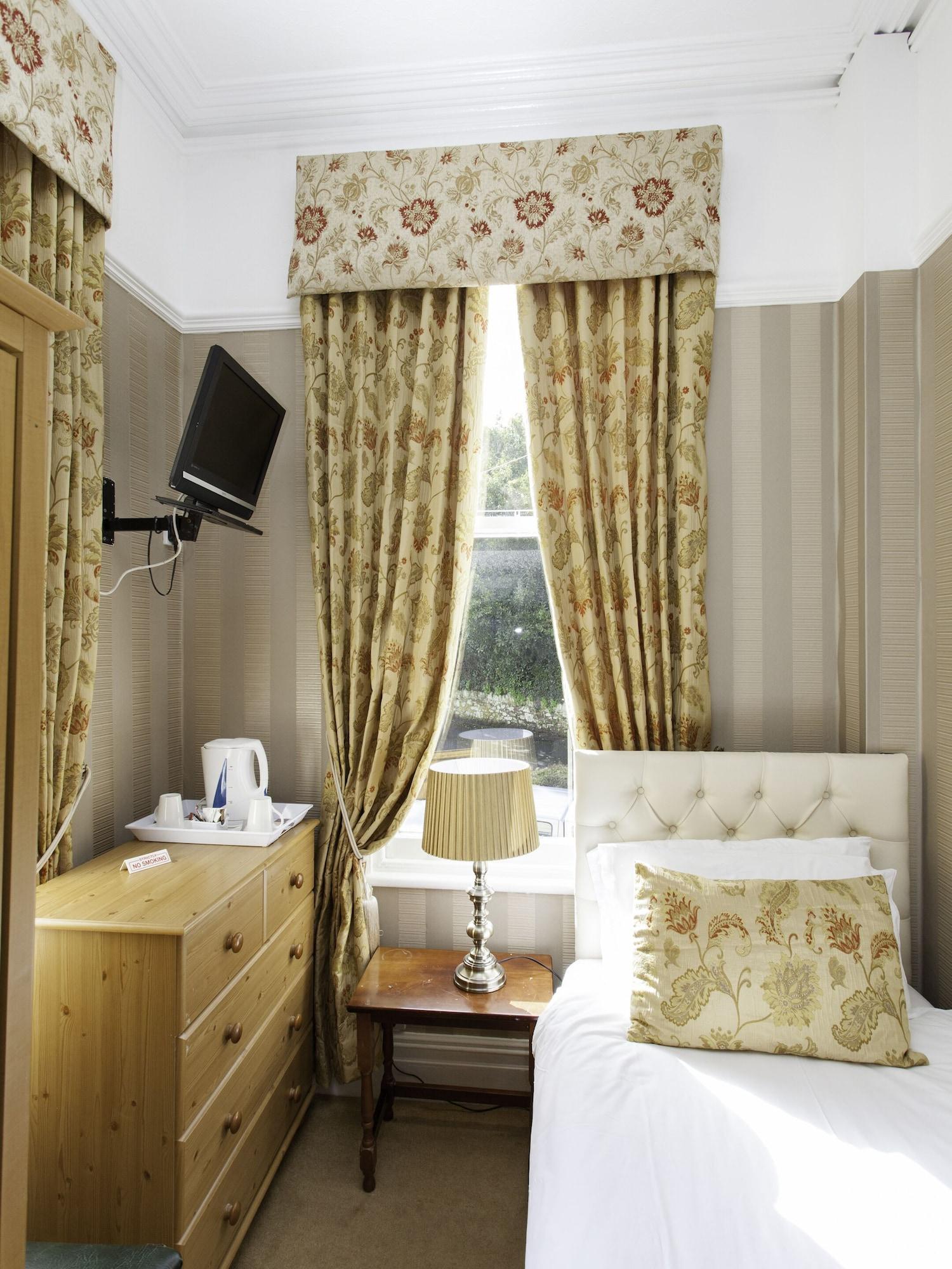 Elmington House- Adults Only