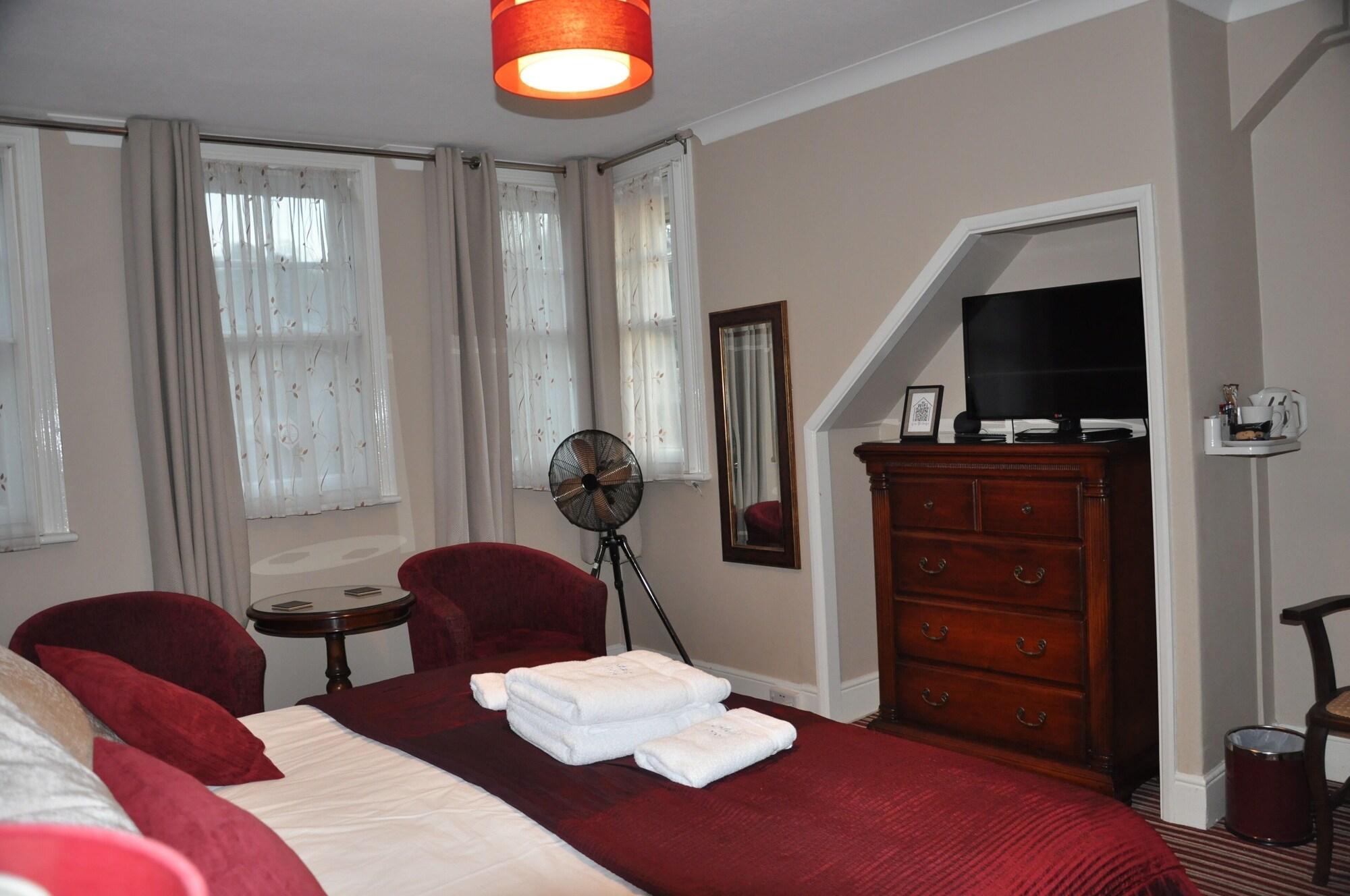 Peppers 4* Torquay