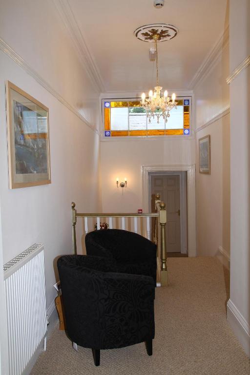Riviera Nights Guest house 3*