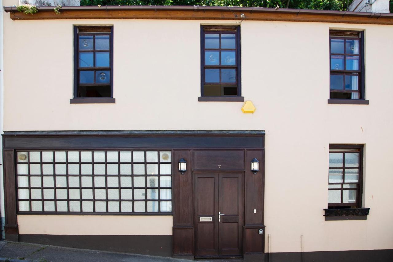 Holiday home Cosy Open Plan Harbourside With Superking Beds, Wood Burning Stove And Bar Torquay