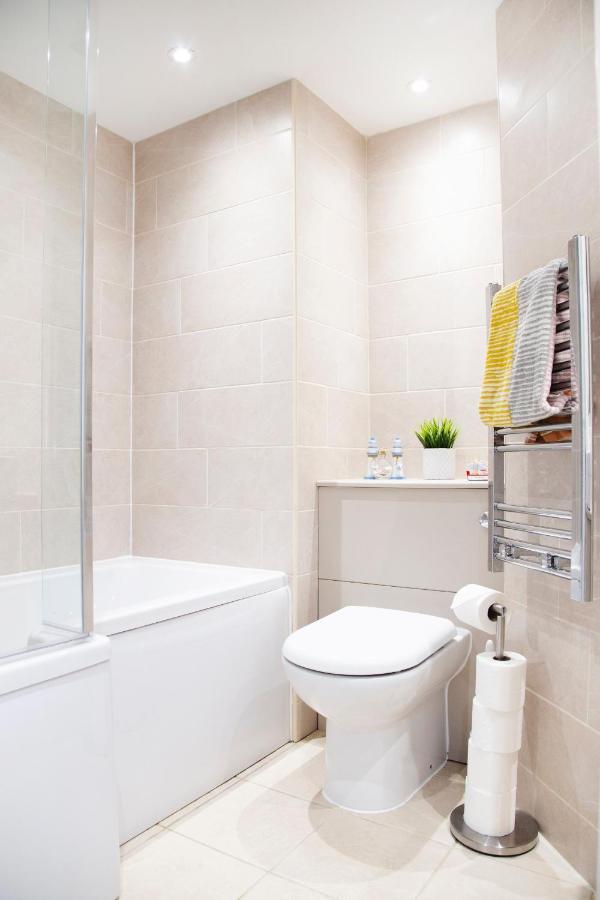Cosy Open Plan Harbourside With Superking Beds, Wood Burning Stove And Bar Holiday home
