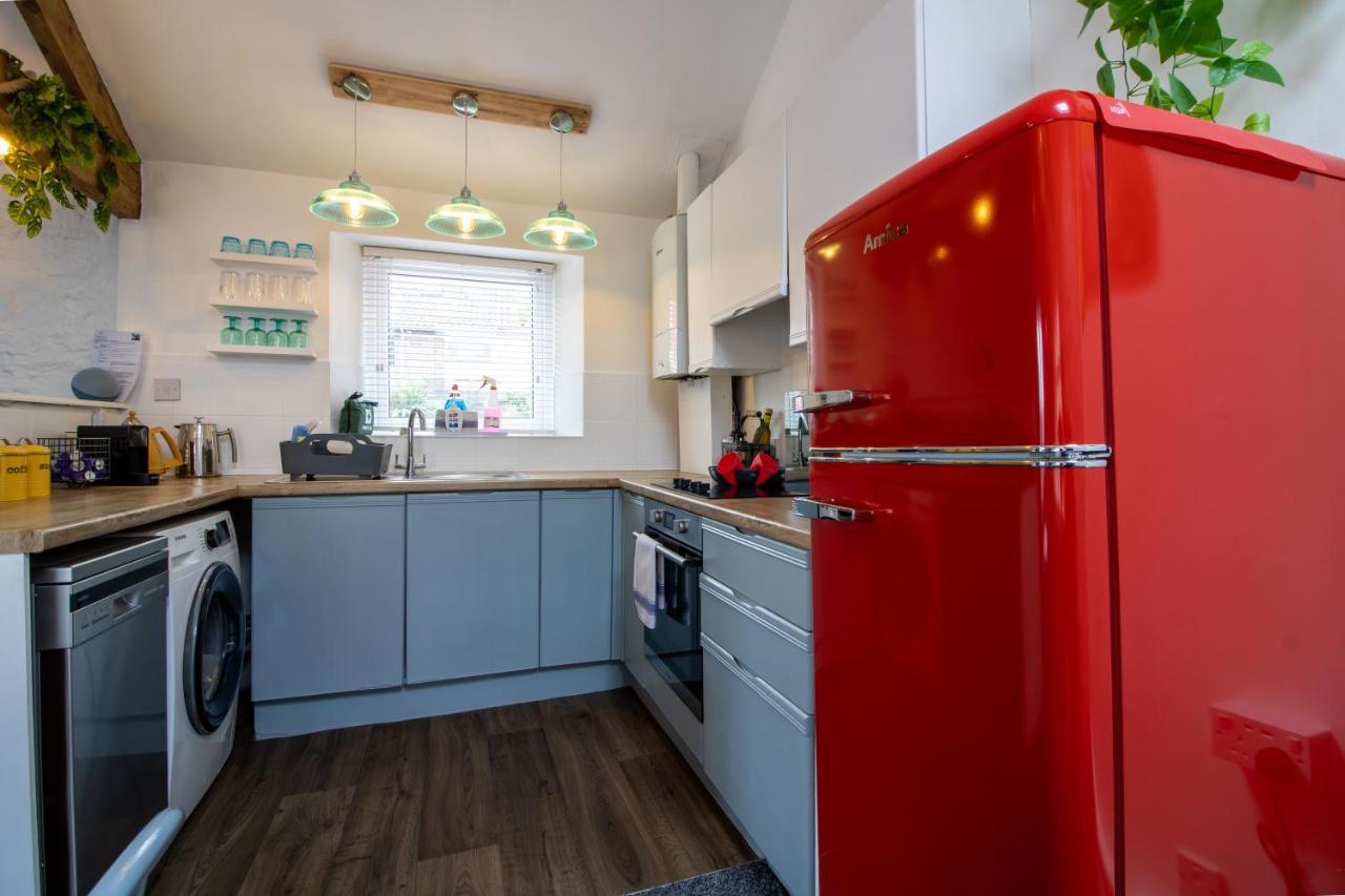 Cozy, Chic, Dairy Near To & Shops- Parking Holiday home Torquay