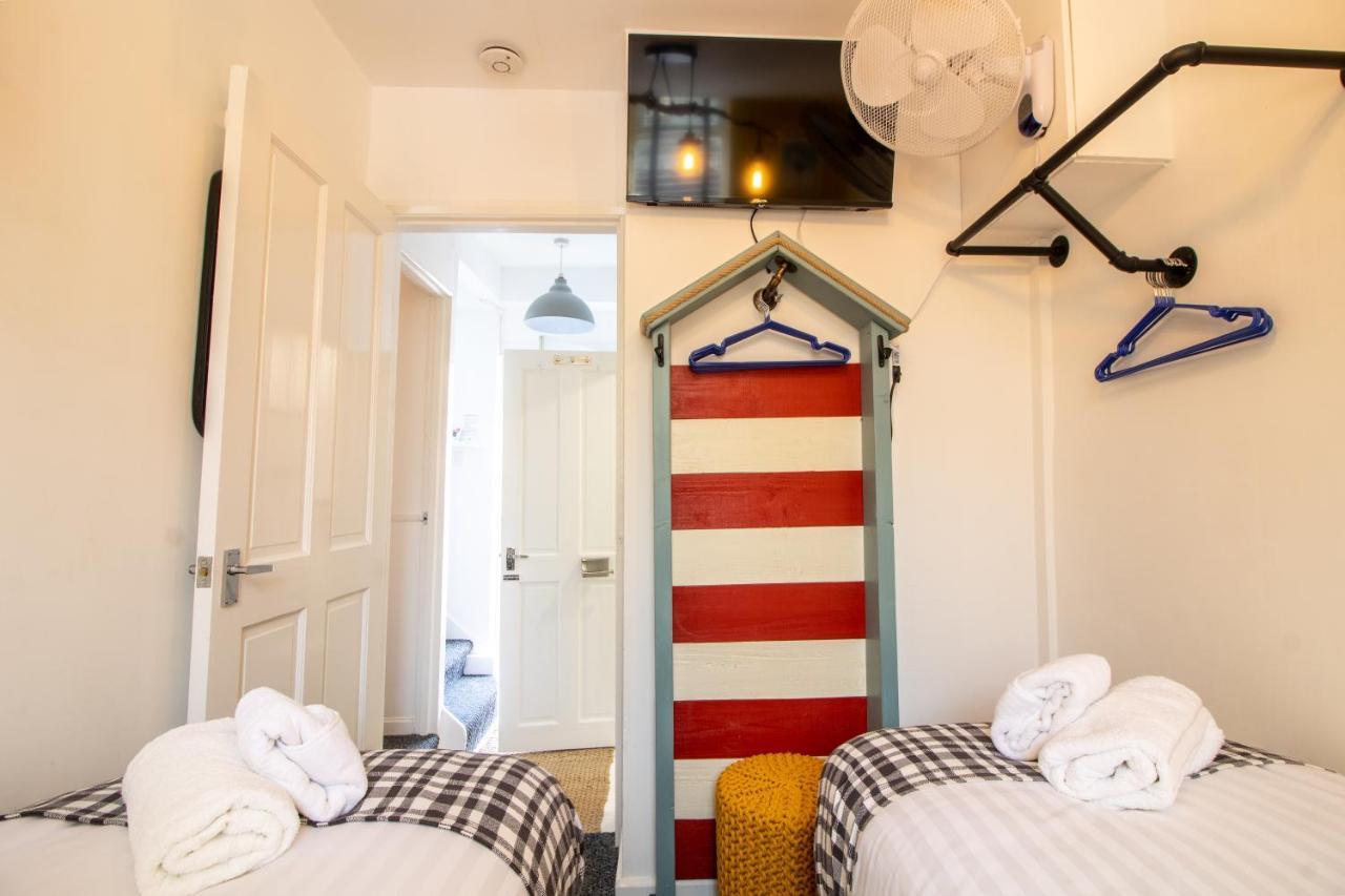 Cozy, Chic, Dairy Near To & Shops- Parking *