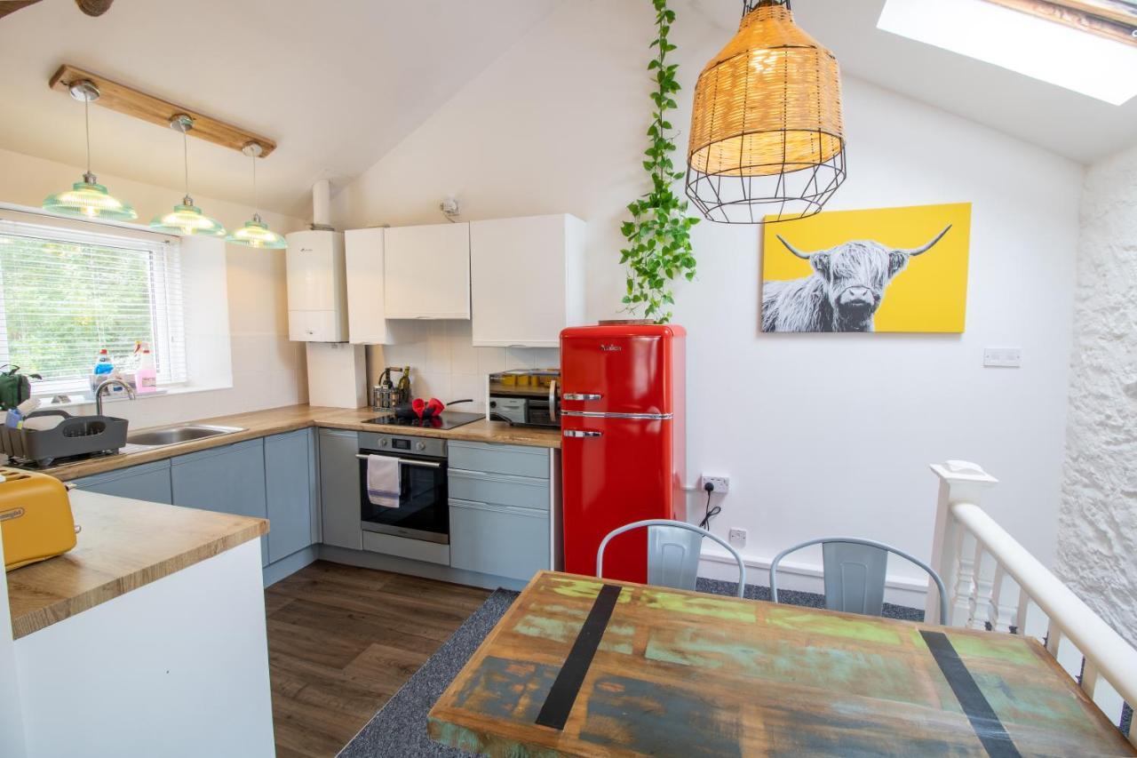 Holiday home Cozy, Chic, Dairy Near To & Shops- Parking Torquay