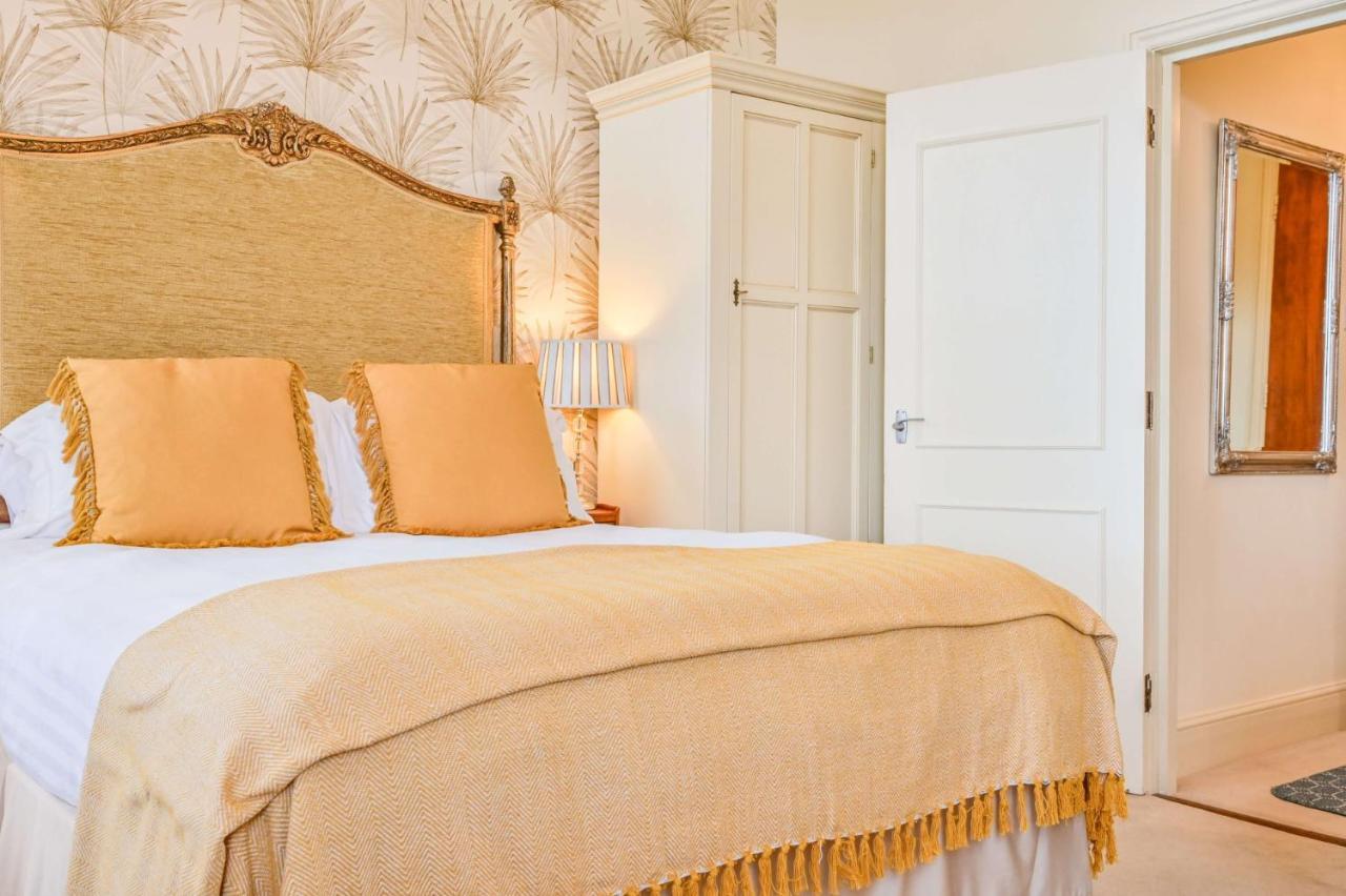 Muntham Luxury *
