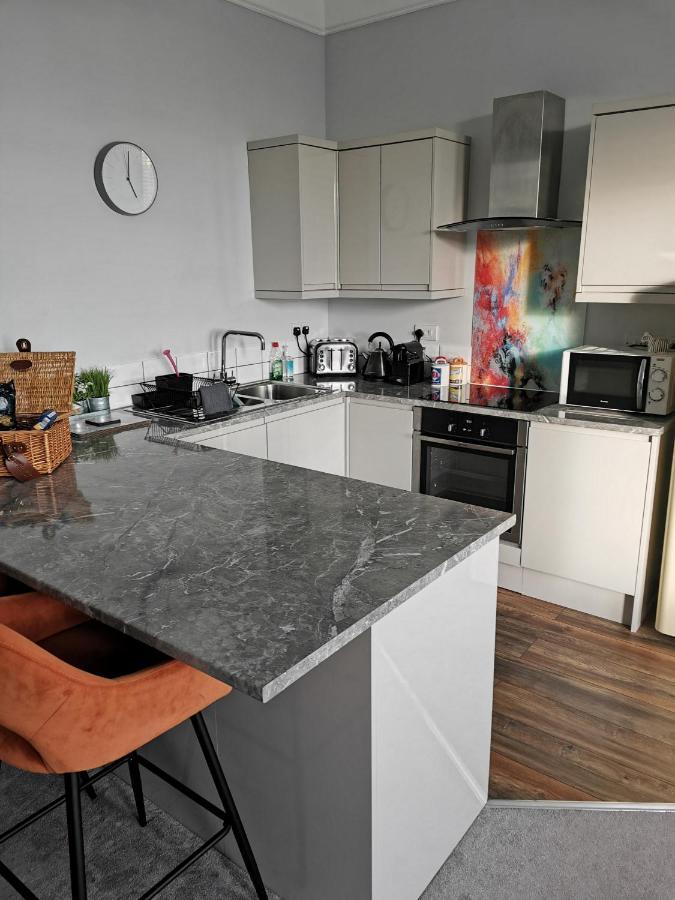 Upmarket 2 Bedroom With Sea Views Torquay