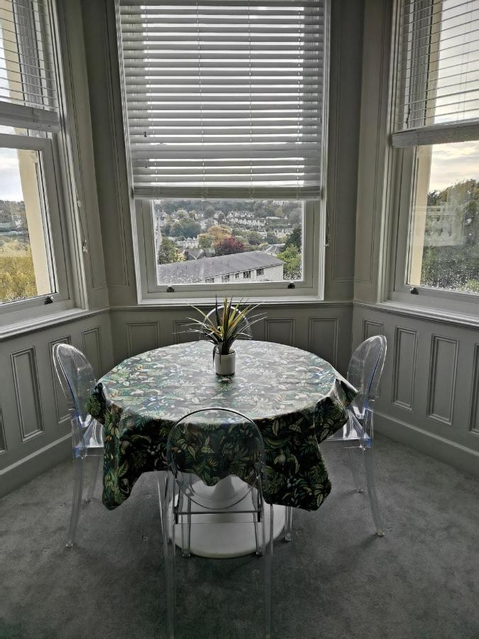 Upmarket 2 Bedroom With Sea Views