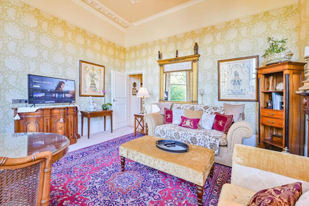 Muntham Luxury Apartment *