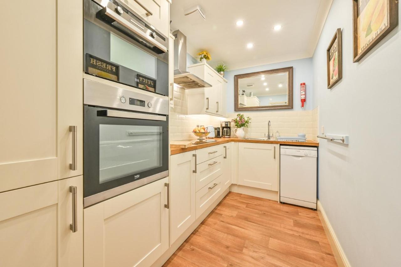 Muntham Luxury Apartment