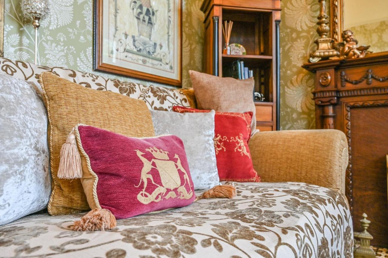 Muntham Luxury