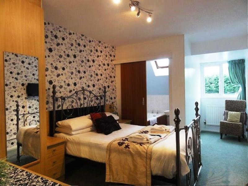 Hotel Red House 2*