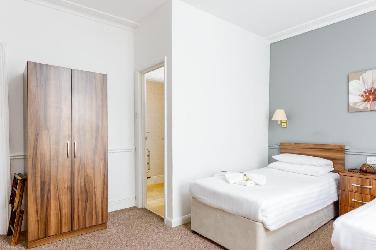 Abbey Lawn Hotel 3*