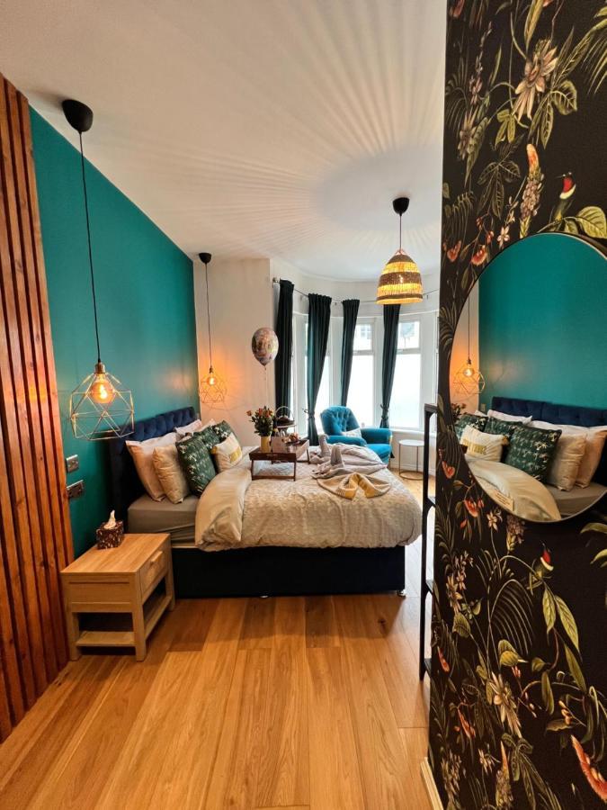Flamingo Guest house