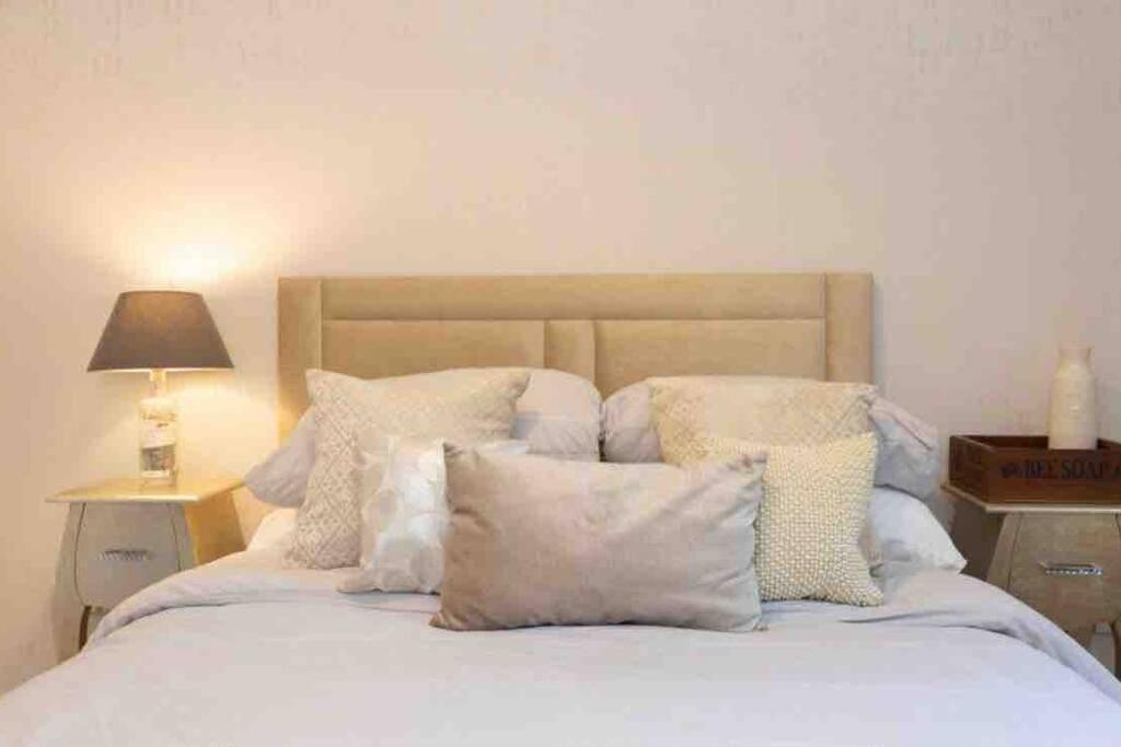 Pittman A Luxury Sea View Apartment