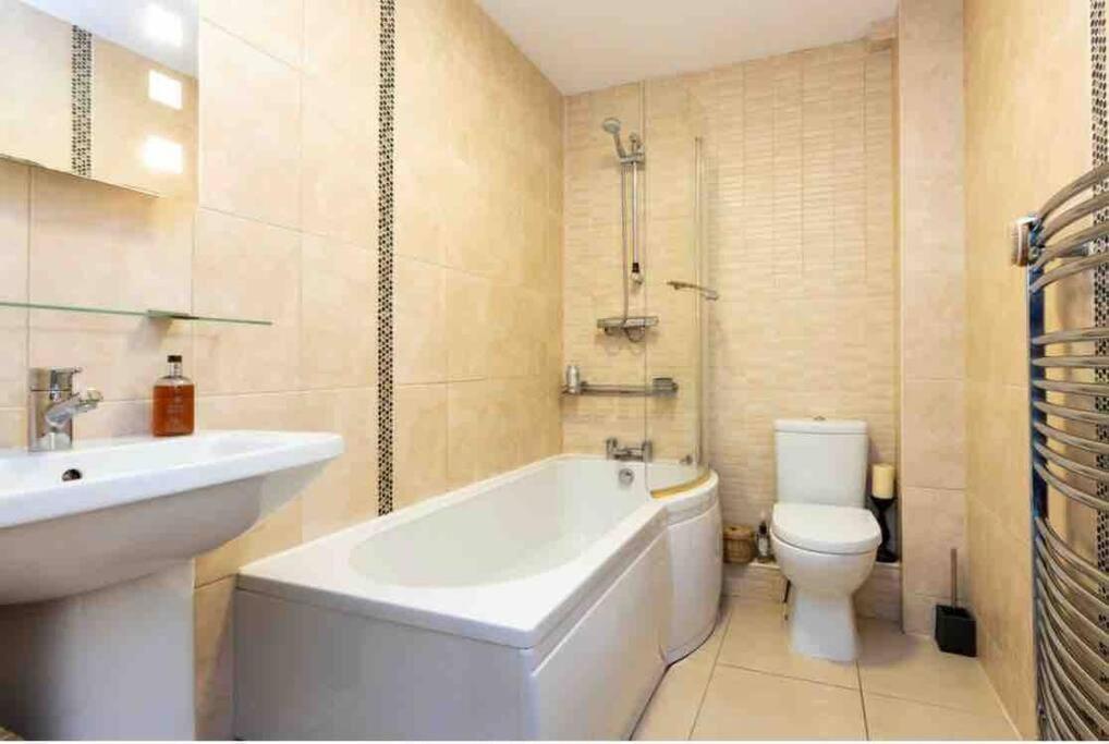 Pittman A Luxury Sea View Apartment