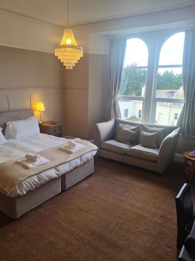 Guest house Heathcliff House Exclusively For Adults Free Large Carpark Torquay