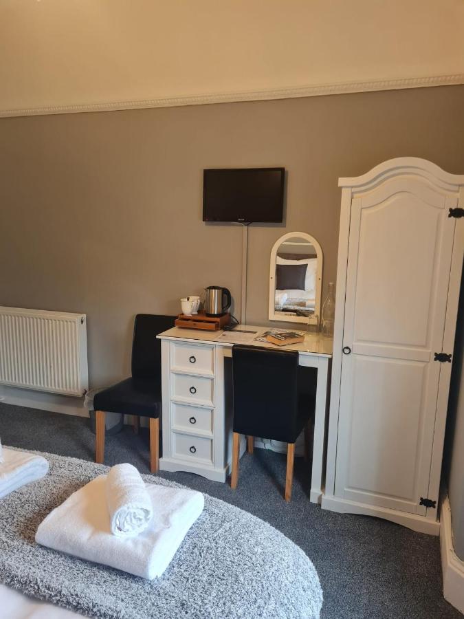 Heathcliff House Exclusively For Adults Free Large Carpark