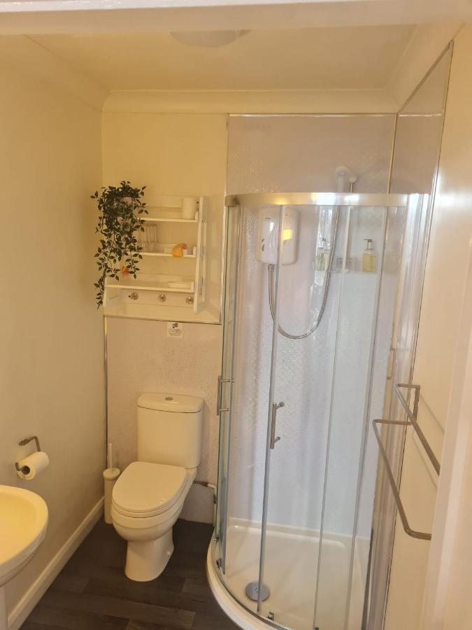 Heathcliff House Exclusively For Adults Free Large Carpark