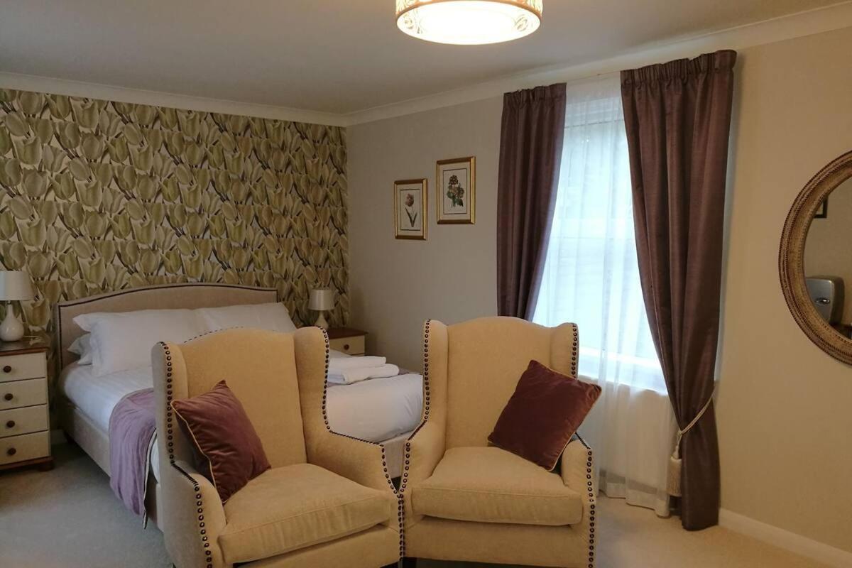 Hotel The Devon Court