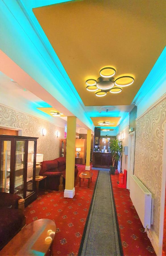 Hotel Yardley Manor 4*