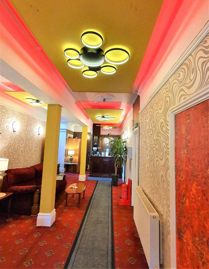 Yardley Manor 4*