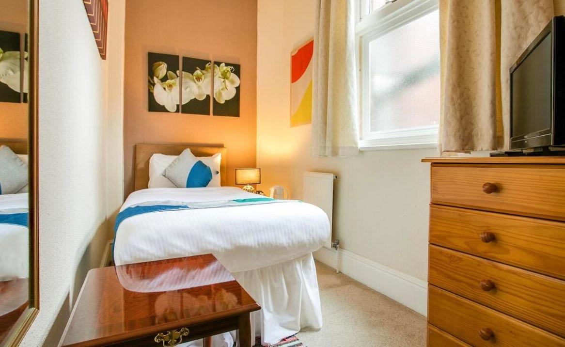 Hotel Yardley Manor 4*