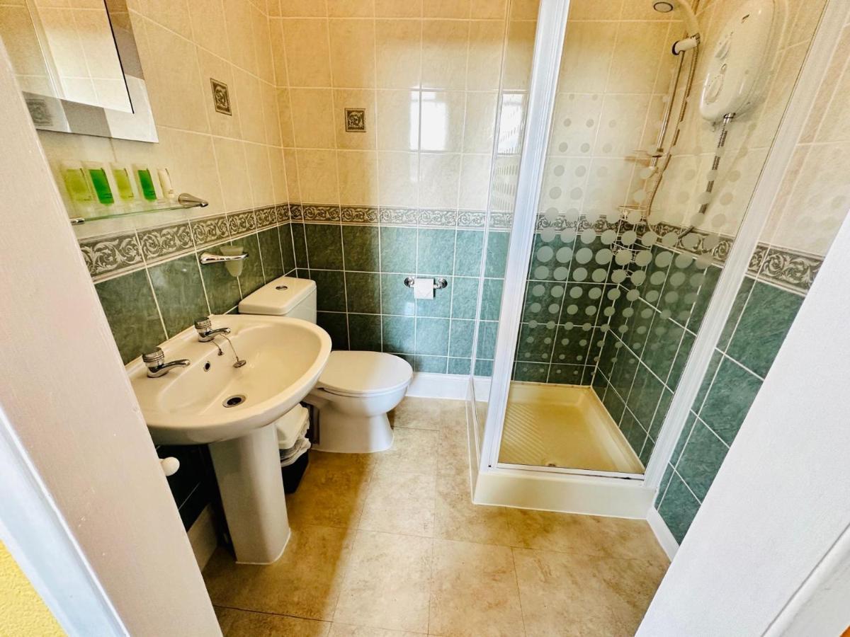 Perfect For Large Groups! * Torquay
