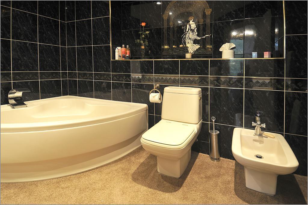 Delamere Court Aparthotel 4*