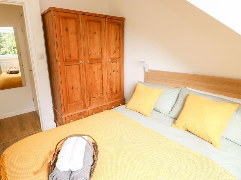 Cozy Seaside Hideaway With Free Parking Apartment *