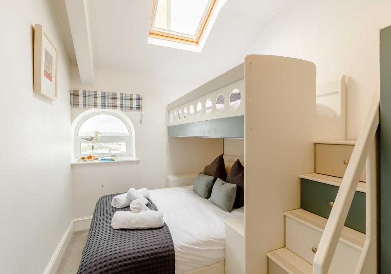 Wellswood * Torquay