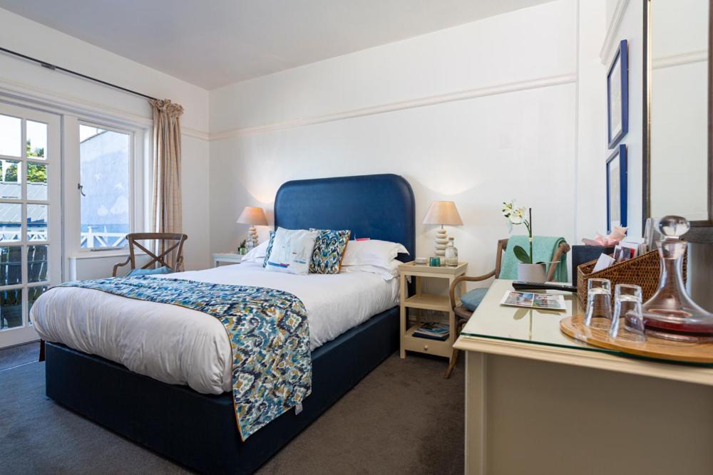 Cary Arms & Hotel