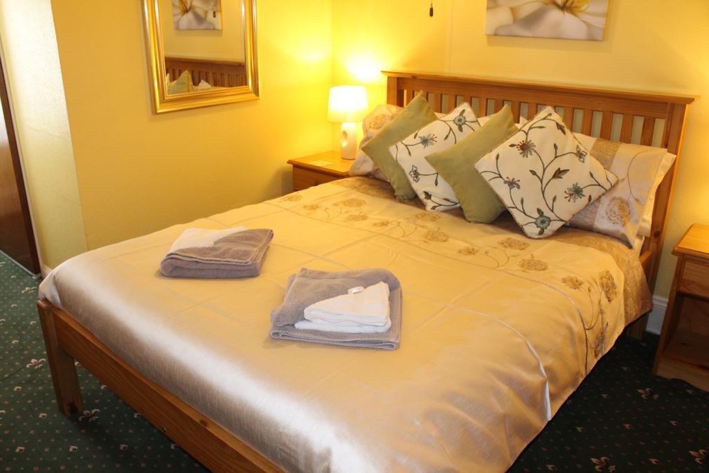 Guest house Exton House 4*