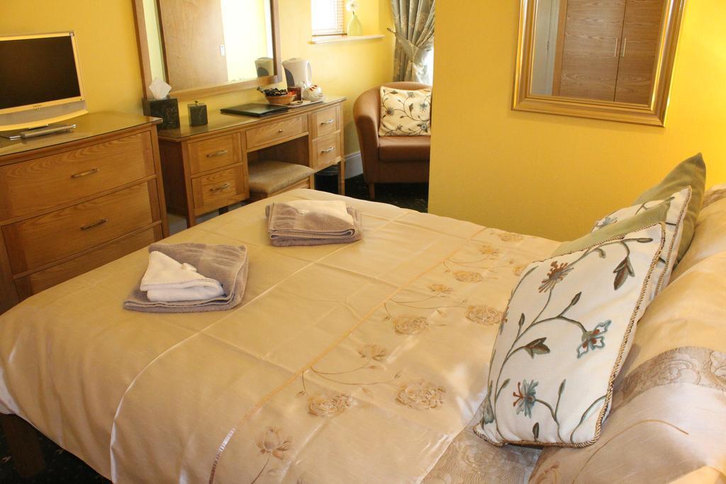 Exton House Guest house 4*
